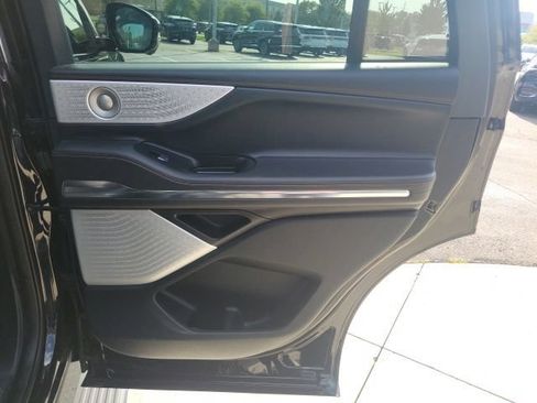 Certified 2025 Lincoln Navigator Black Label AWD/4WD image 27