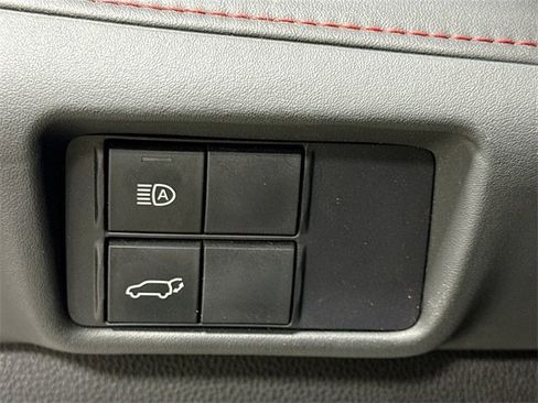 Used 2021 Toyota Highlander XSE image 12