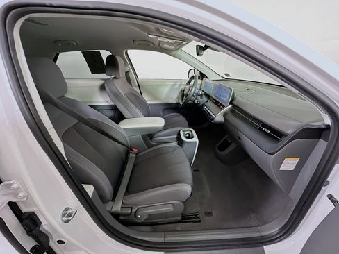 Used 2024 Hyundai Ioniq 5 SEL image 33