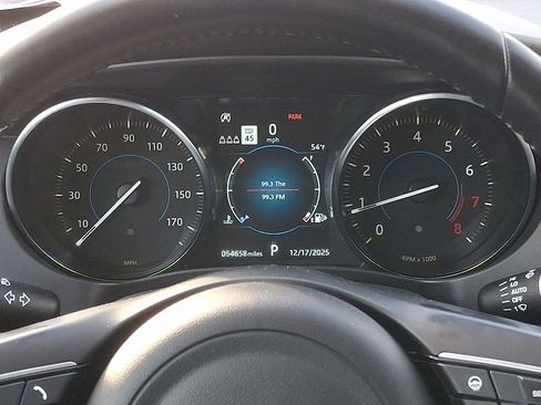 Used 2020 Jaguar F-PACE Premium image 20