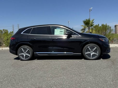 New 2026 Mercedes-Benz EQE 320 4MATIC SUV image 8