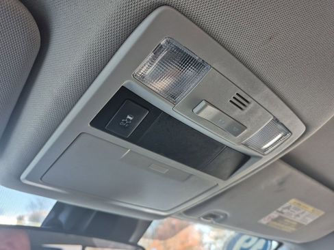 Used 2019 Toyota Tacoma SR5 w/ SR5 Appearance Package (SM) image 31