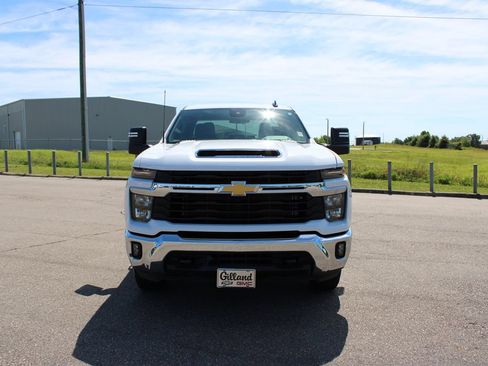 Used 2025 Chevrolet Silverado 2500 LT w/ Convenience Package AWD/4WD image 4