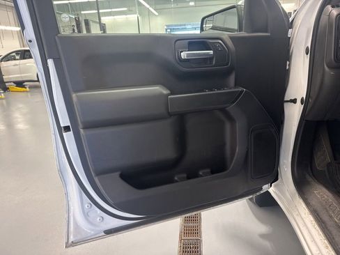 Used 2020 Chevrolet Silverado 1500 Custom w/ Custom Value Package AWD/4WD image 16