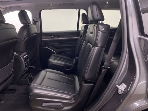 Used 2022 Jeep Grand Cherokee L Limited w/ Luxury Tech Group II AWD/4WD image 16