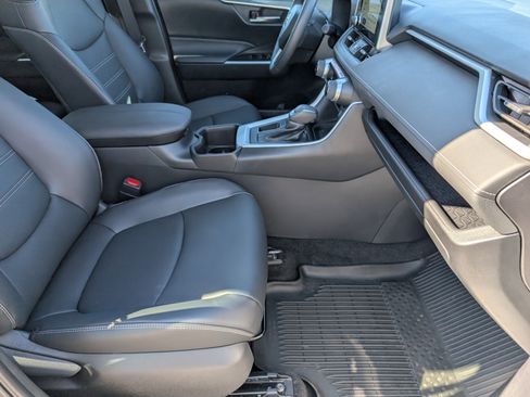 Used 2024 Toyota RAV4 XLE Premium image 28