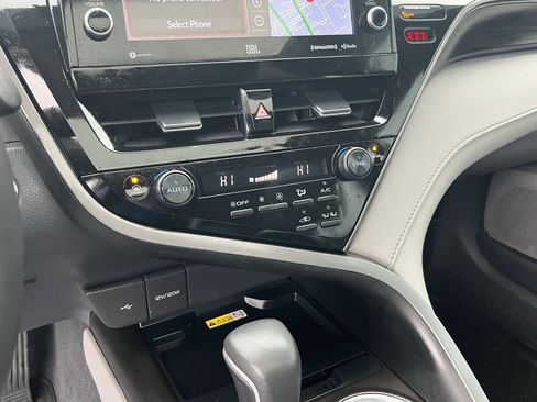 Used 2023 Toyota Camry XLE w/ Navigation Package image 24