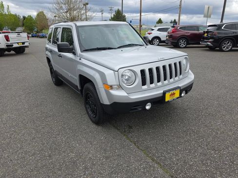 Used 2012 Jeep Patriot Sport AWD/4WD image 8