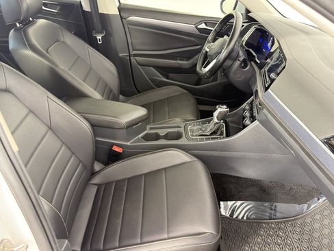 Used 2023 Volkswagen Jetta SE FWD image 10