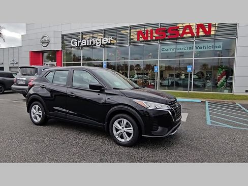 New 2025 Nissan Kicks Play S image 36