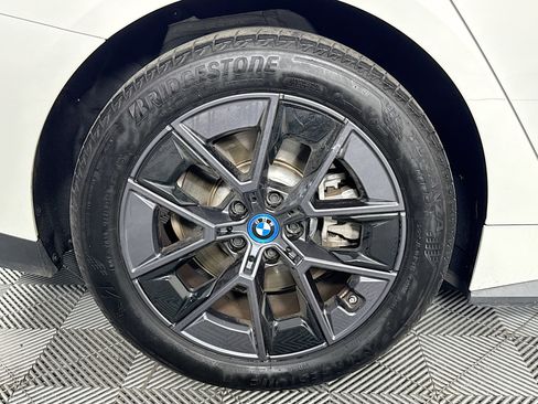 Used 2024 BMW i4 xDrive40i w/ Premium Package image 32