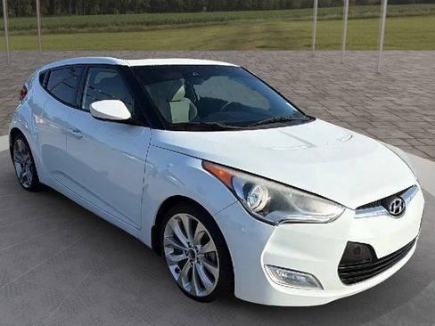 Used 2013 Hyundai Veloster w/ Style Pkg FWD image 8