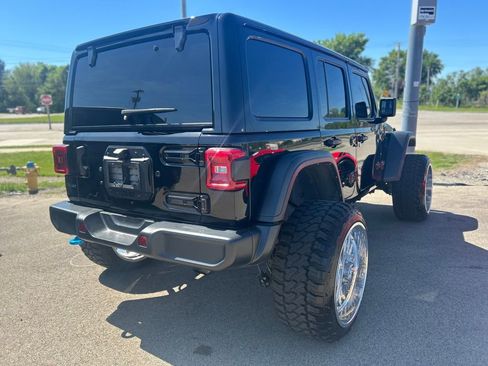 Used 2022 Jeep Wrangler Unlimited Rubicon 4xe w/ Dual Top Group AWD/4WD image 6