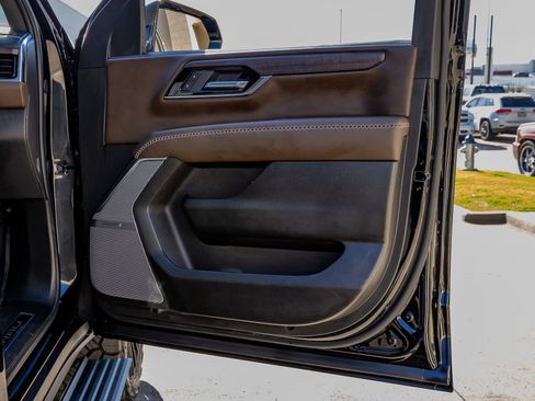 Used 2025 GMC Yukon XL Denali Ultimate image 40