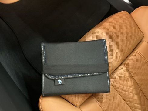 Used 2023 BMW 530e xDrive w/ Convenience Package image 39