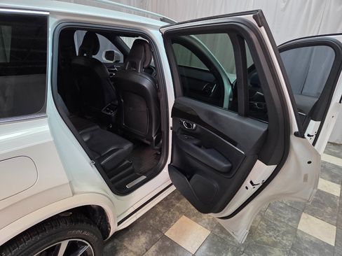 Used 2018 Volvo XC90 T6 Momentum w/ Convenience Package image 12