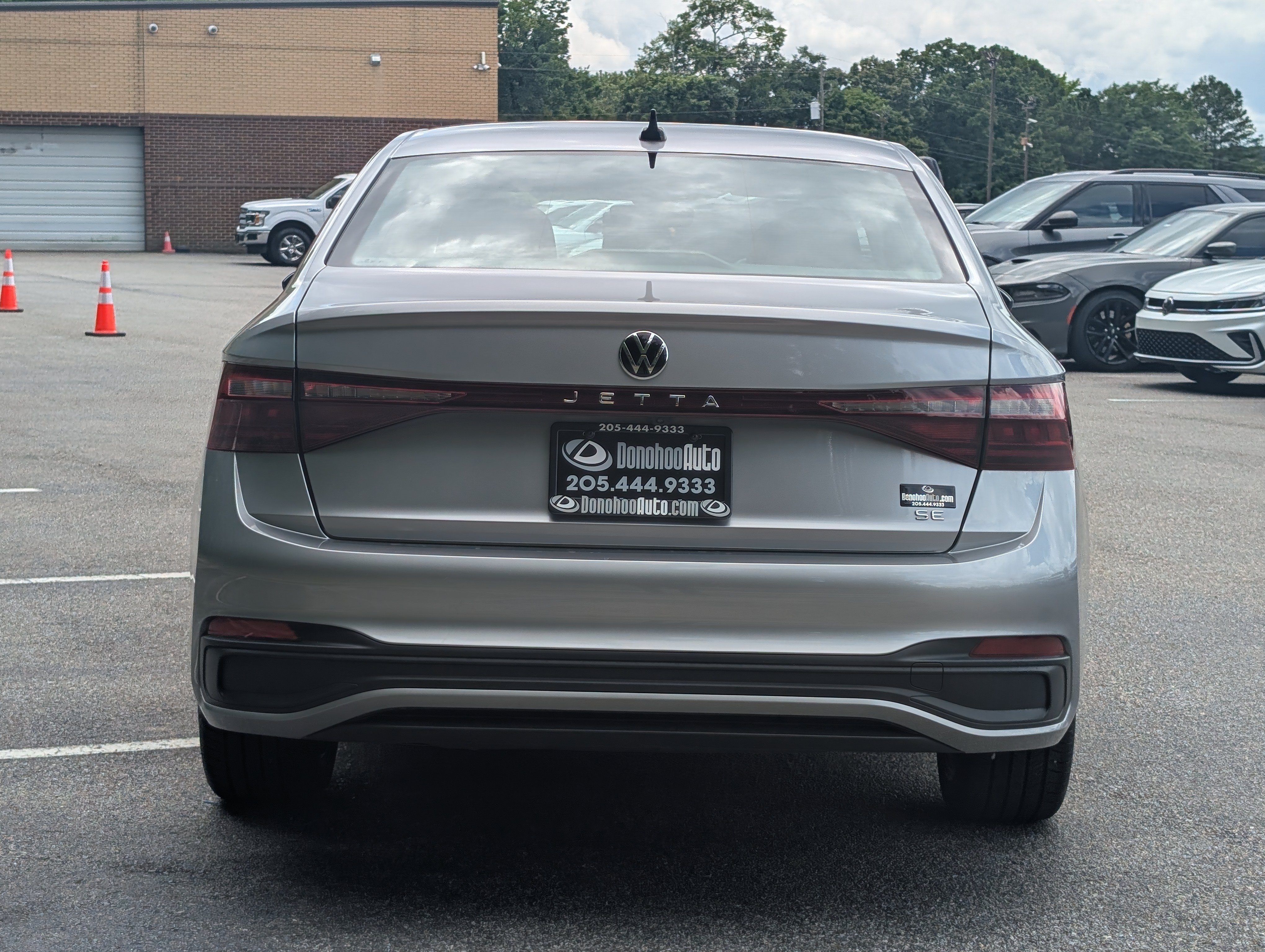 Used 2025 Volkswagen Jetta SE w/ Sunroof Package FWD image 45