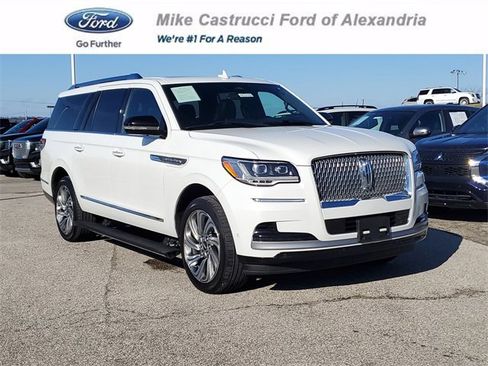 Used 2022 Lincoln Navigator L Reserve image 1