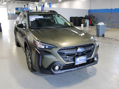 Used 2024 Subaru Outback Premium AWD/4WD image 4