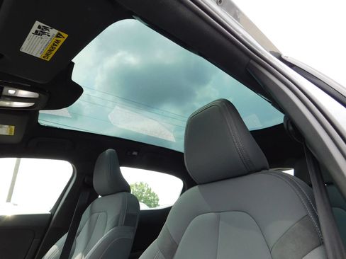 Used 2023 Polestar Polestar 2 w/ Pilot Pack FWD image 20