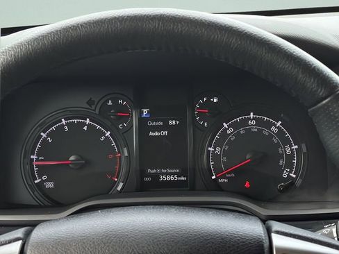 Used 2022 Toyota 4Runner SR5 Premium w/ Moonroof Package AWD/4WD image 29