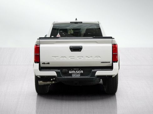 Used 2026 Toyota Tacoma TRD Off-Road AWD/4WD image 4