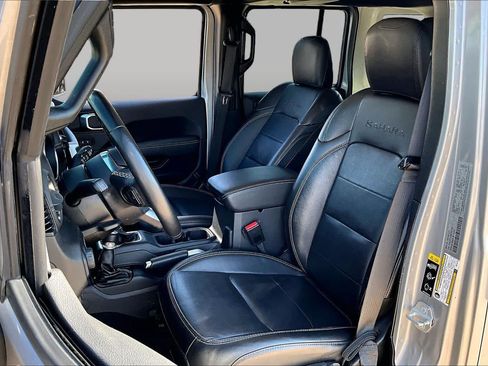 Used 2021 Jeep Wrangler Unlimited Sahara w/ Cold Weather Group AWD/4WD image 7