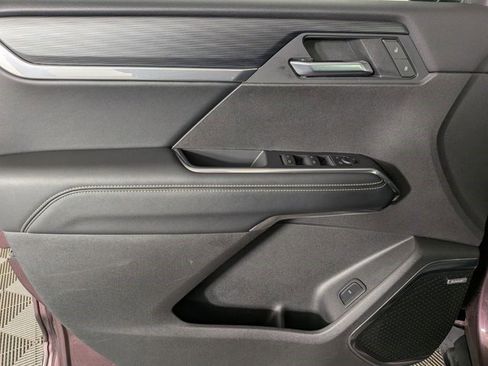 Certified 2025 GMC Acadia Elevation w/ Elevation Premium Package image 17