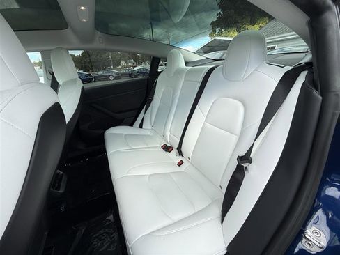 Used 2021 Tesla Model 3 Performance image 13