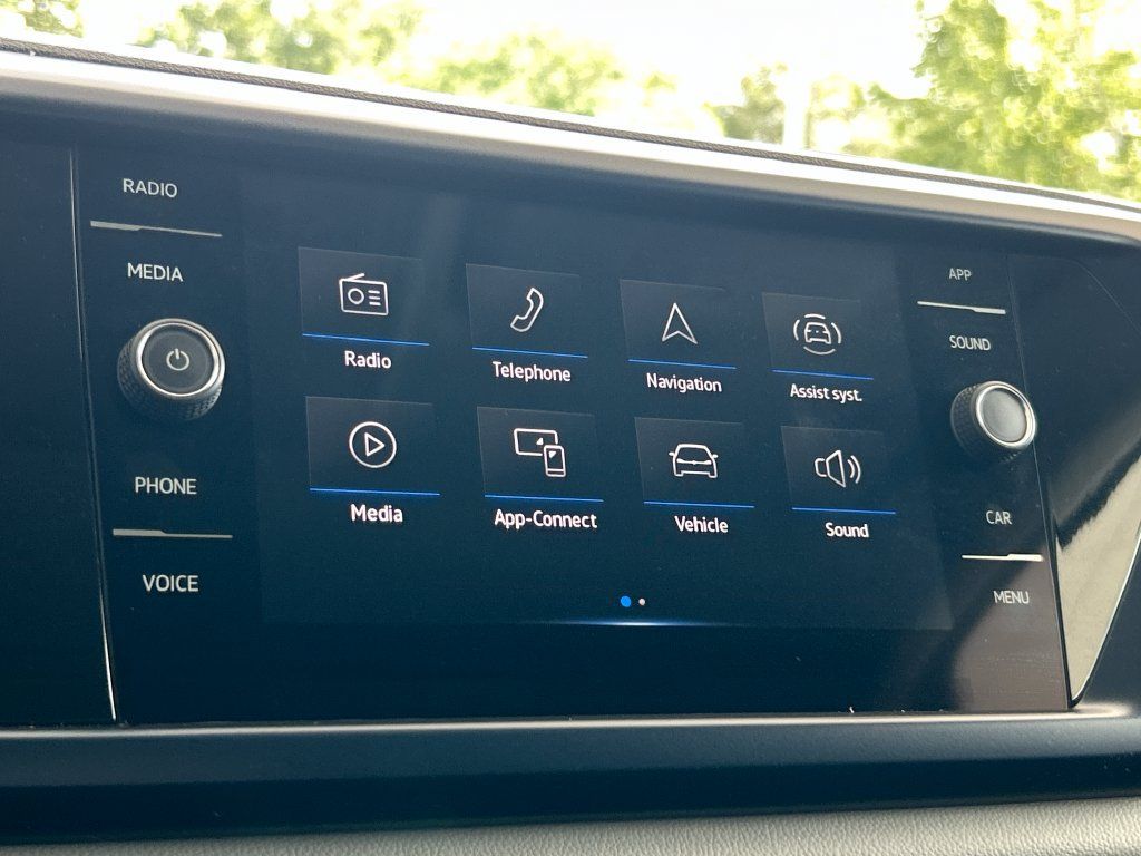 Certified 2023 Volkswagen Taos SE FWD image 19