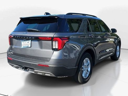 Used 2025 Ford Explorer Active w/ Active Comfort Package RWD image 3