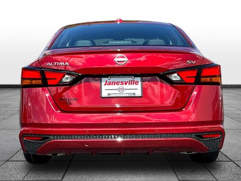 Certified 2024 Nissan Altima 2.5 SV FWD image 6