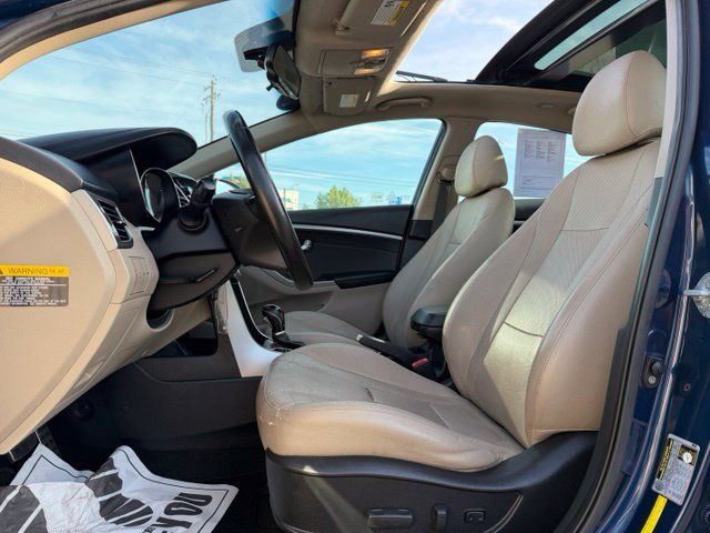 Used 2013 Hyundai Elantra GT w/ Style Pkg FWD image 2