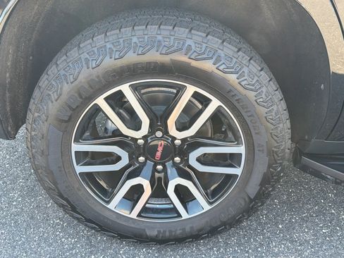 Certified 2022 GMC Yukon AT4 w/ Technology Package AWD/4WD image 31