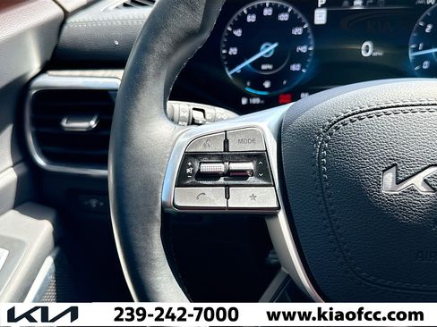 Certified 2024 Kia Telluride SX Prestige w/ Towing Package image 40