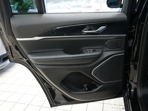 Used 2023 Jeep Grand Cherokee Trailhawk AWD/4WD image 52