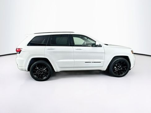 Used 2020 Jeep Grand Cherokee Altitude AWD/4WD image 10