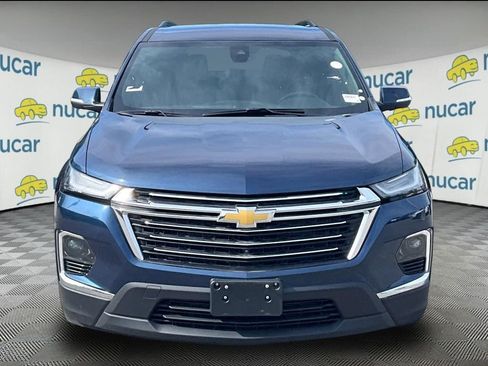 Used 2023 Chevrolet Traverse LT w/ Rear Camera Mirror Package AWD/4WD image 2