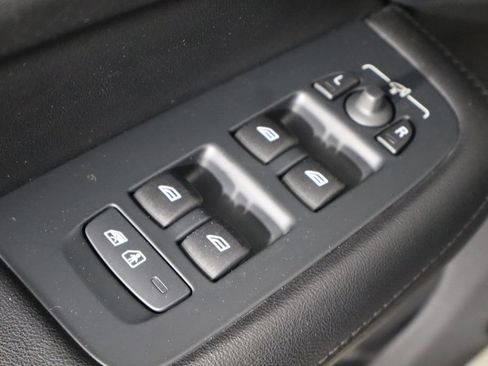 Used 2023 Volvo S60 T8 Plus AWD/4WD image 18