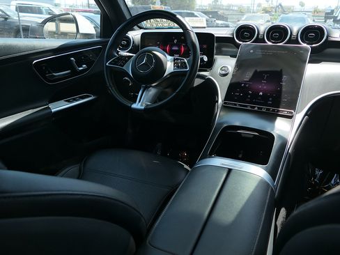 Used 2024 Mercedes-Benz GLC 300 image 23