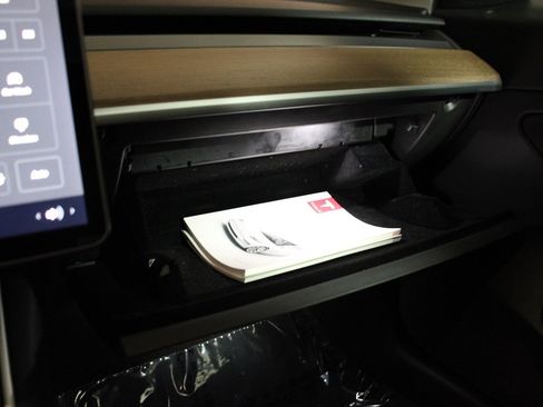 Used 2020 Tesla Model 3 Long Range image 17