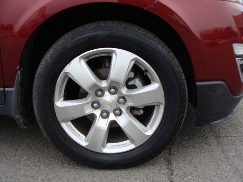 Used 2017 Chevrolet Traverse Premier image 34