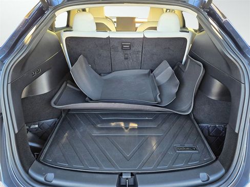 Used 2022 Tesla Model Y Performance image 9