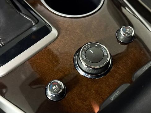 Used 2017 INFINITI QX60 Luxe w/ Deluxe Technology Package image 43