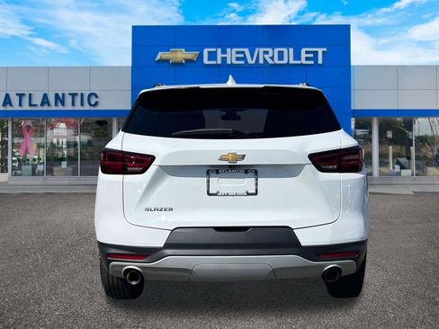 Certified 2025 Chevrolet Blazer LT w/ Convenience Package image 4