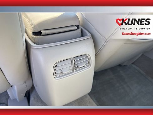 Used 2011 Buick Lucerne CXL image 40