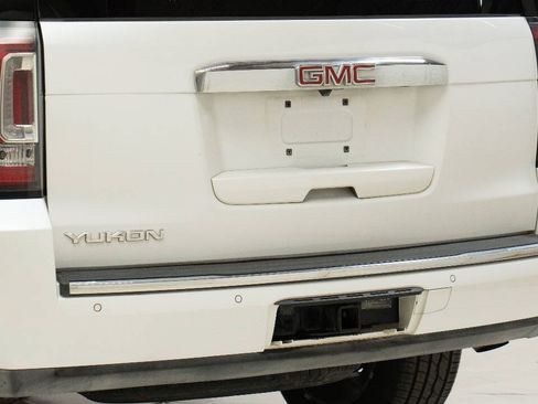 Used 2016 GMC Yukon Denali w/ Open Road Package AWD/4WD image 13