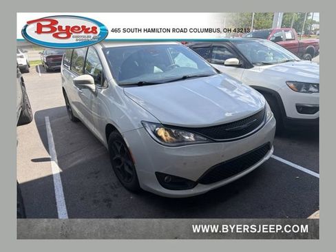 Used 2020 Chrysler Pacifica Touring-L Plus FWD image 1