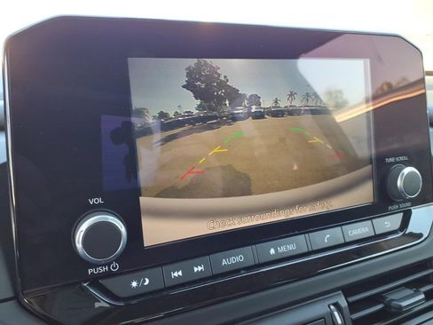 Certified 2025 Nissan Pathfinder S FWD image 27