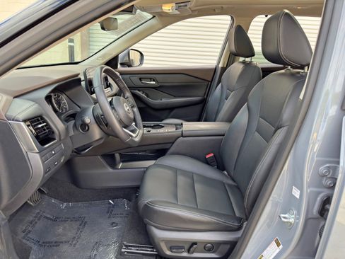 Used 2023 Nissan Rogue SL w/ SL Premium Package FWD image 16